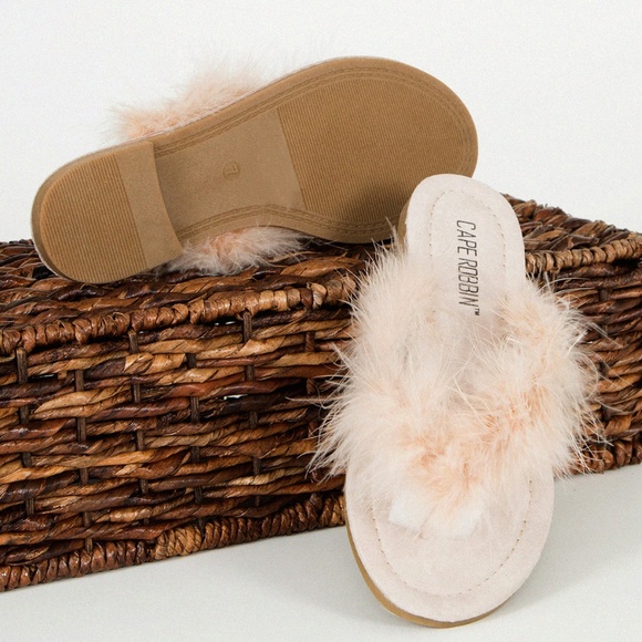NEW🔥 Feather Fur Open Toe Flat Sandals Flip Flops - Picture 4 of 4